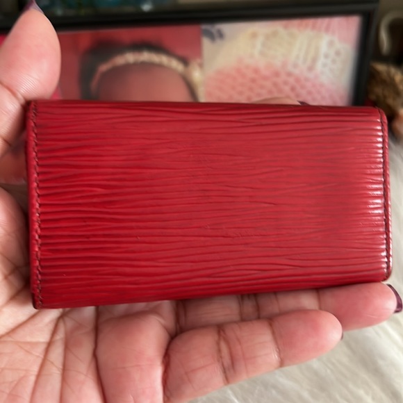 Louis Vuitton Epi Red 4 keychain. Date Code CA1917 - Picture 5 of 13